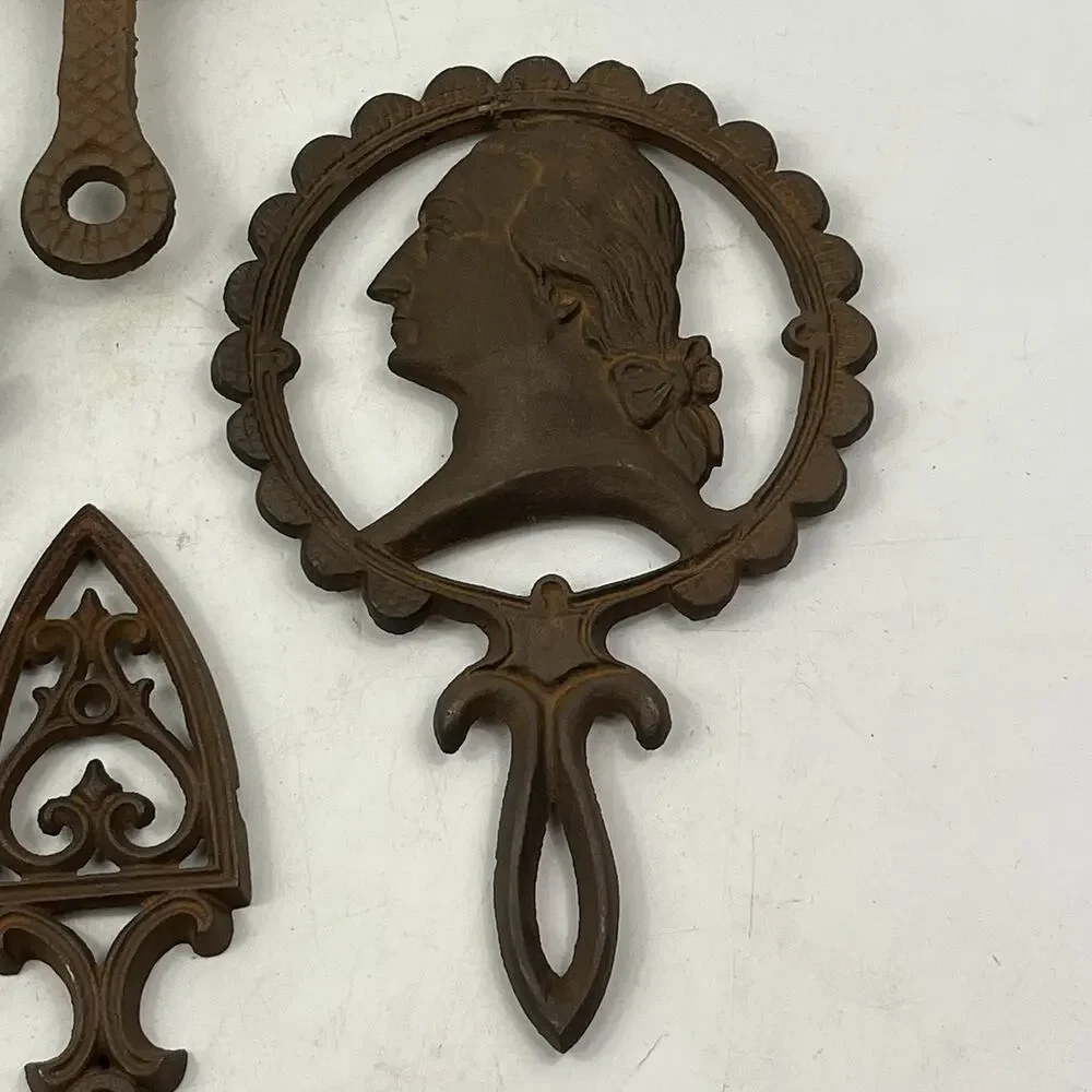 Unbranded vintage cast